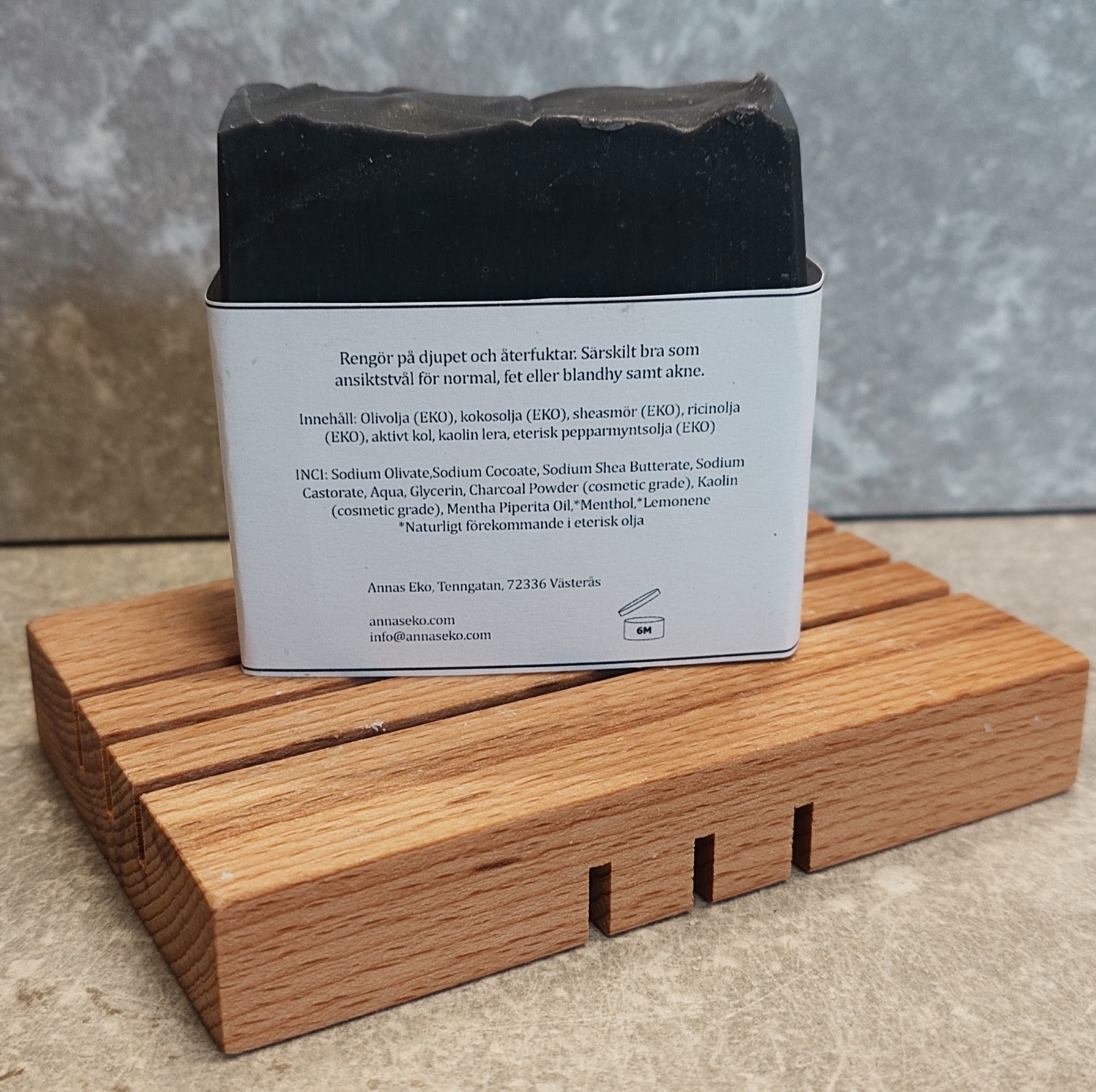 Annas Eko Handgjorda Tvål - Aktivt Kol & Pepparmynta 150g - Bild 2