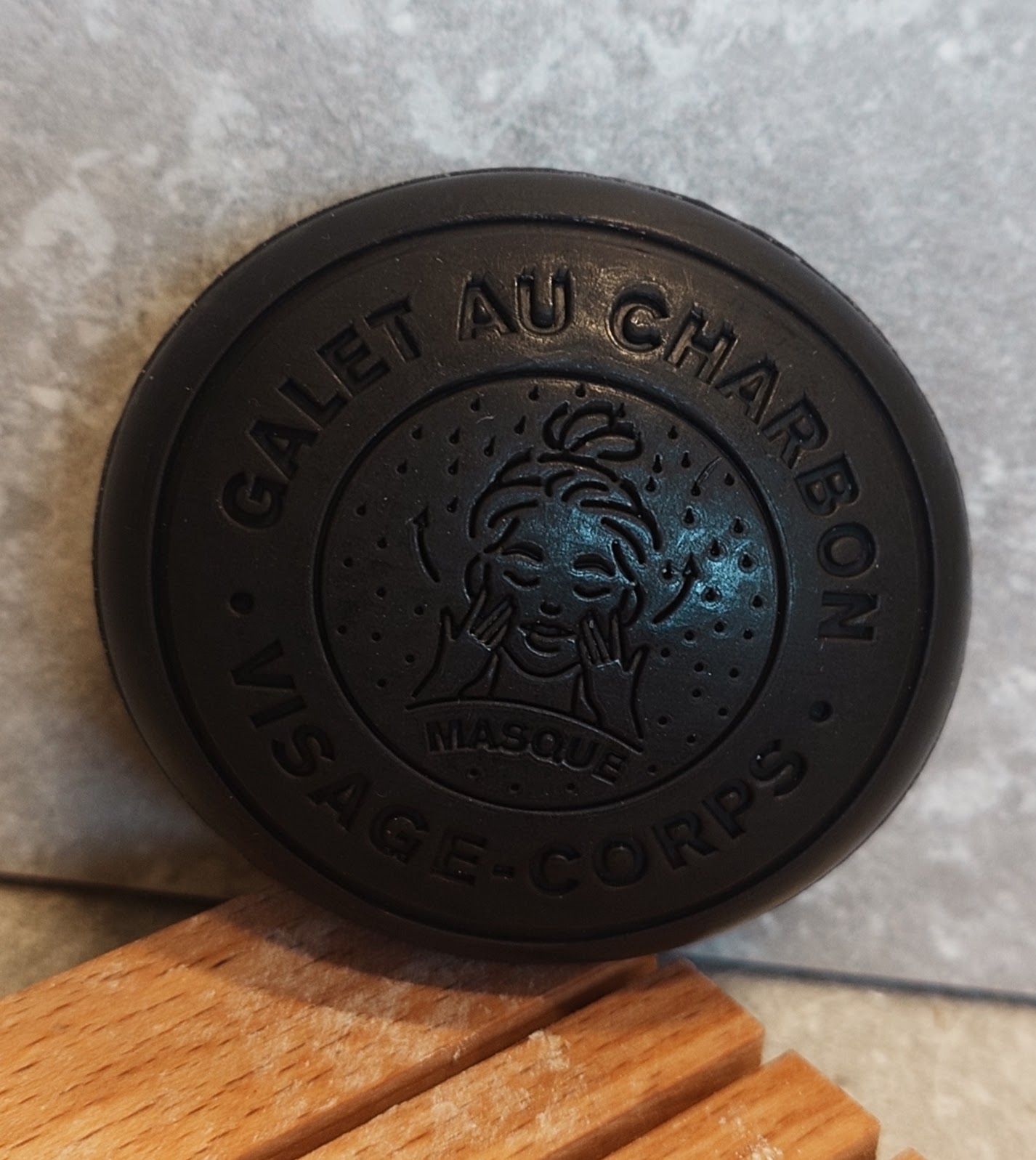 Ansiktstvål med Aktivt Kol och Åsnemjölk från Marseille 125 g - Bild 2