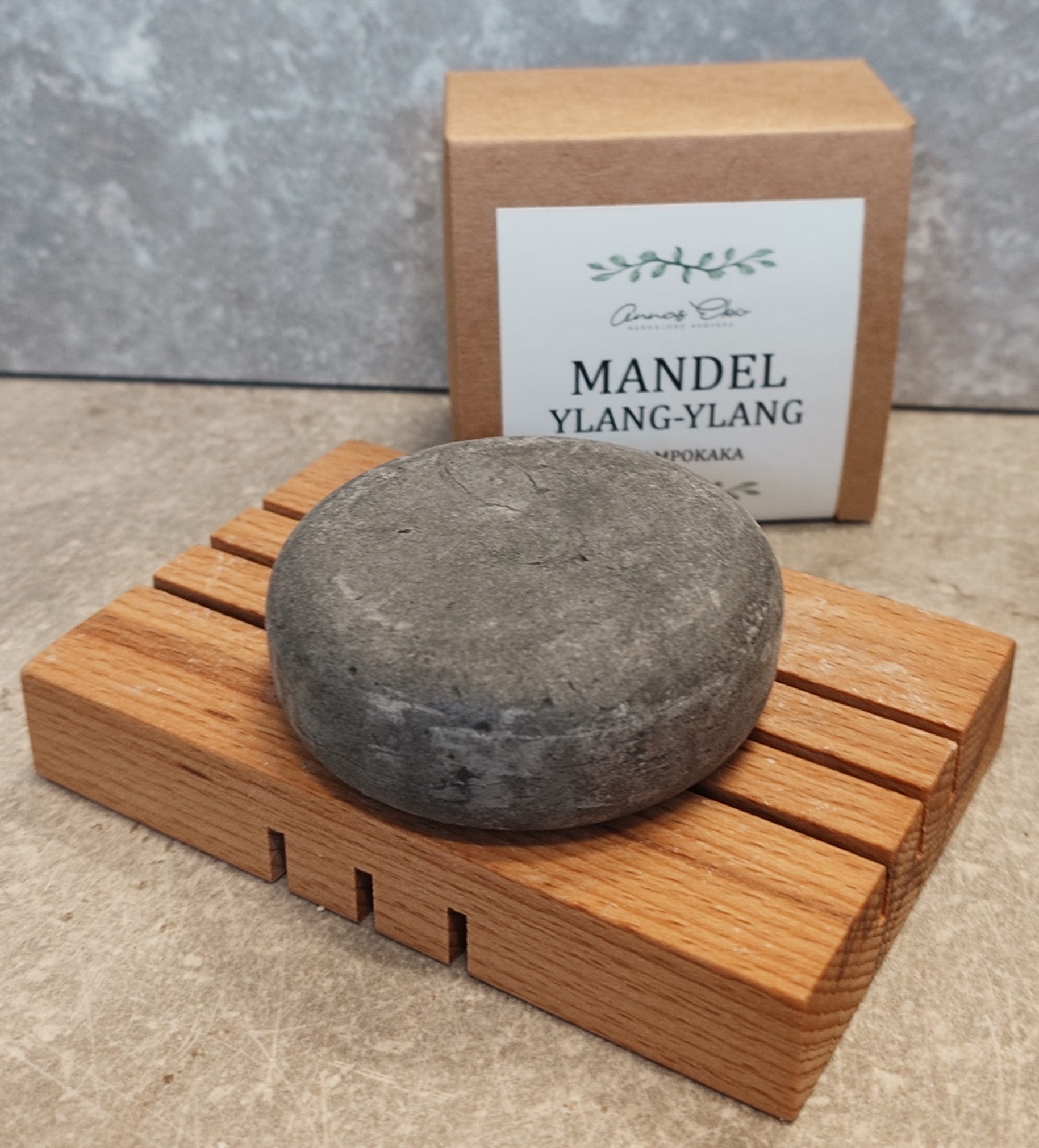 Schampokaka Mandel & Ylang Ylang från Annas Eko- 75 g