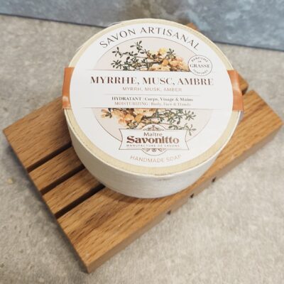 Fast Ekologisk Tvål i Ask 100g - Myrra, Mysk, & Amber från Maître Savonitto