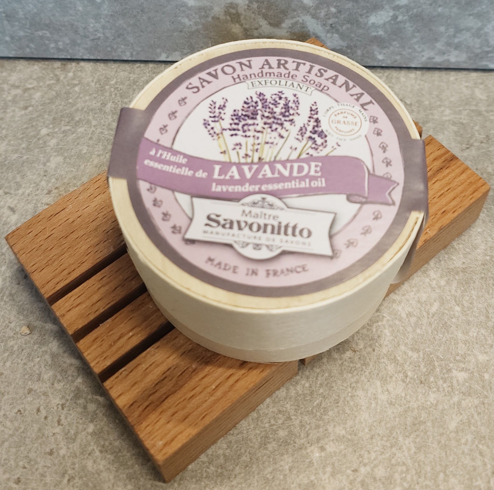 Fast Ekologisk Tvål i Ask 100g - Lavendel från Maître Savonitto