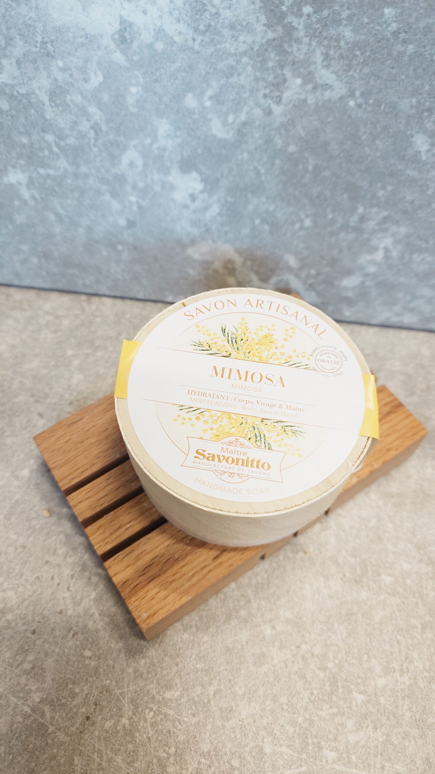 Fast Ekologisk Tvål i Ask 100g - Mimosa från Maître Savonitto