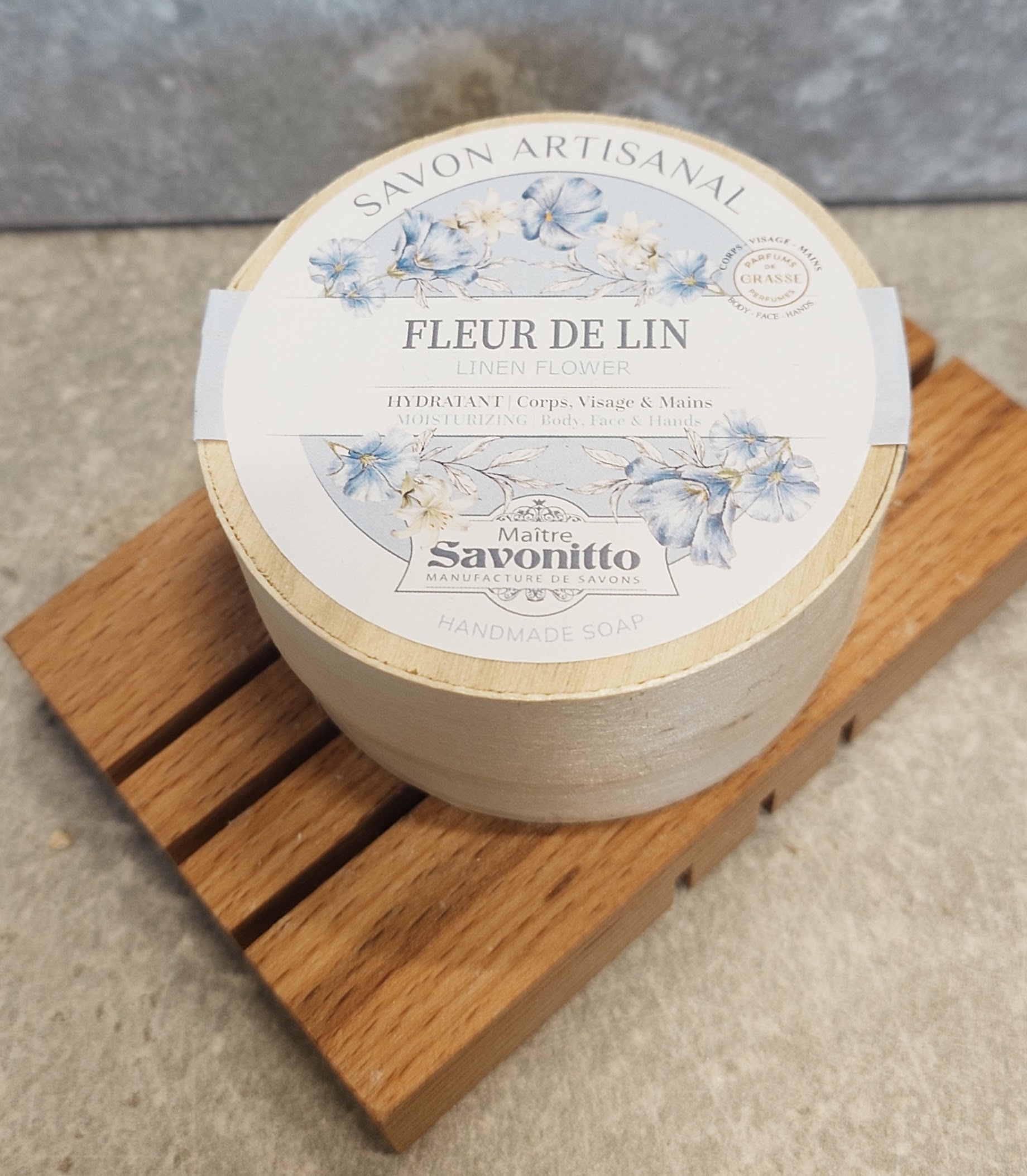 Fast Ekologisk Tvål i Ask 100g - Linblomma från Maître Savonitto