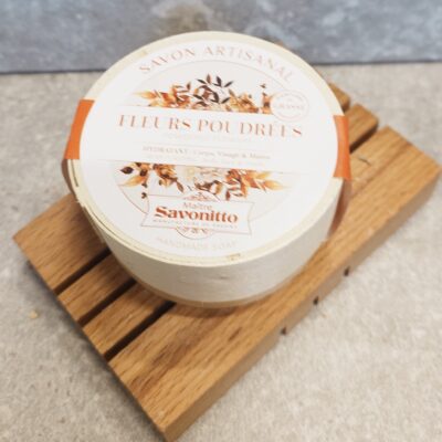 Fast Ekologisk Tvål i Ask 100g - Pudriga Blommor från Maître Savonitto